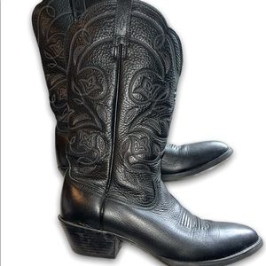 Ariat Boots size 8.5B, like New! wore Once!